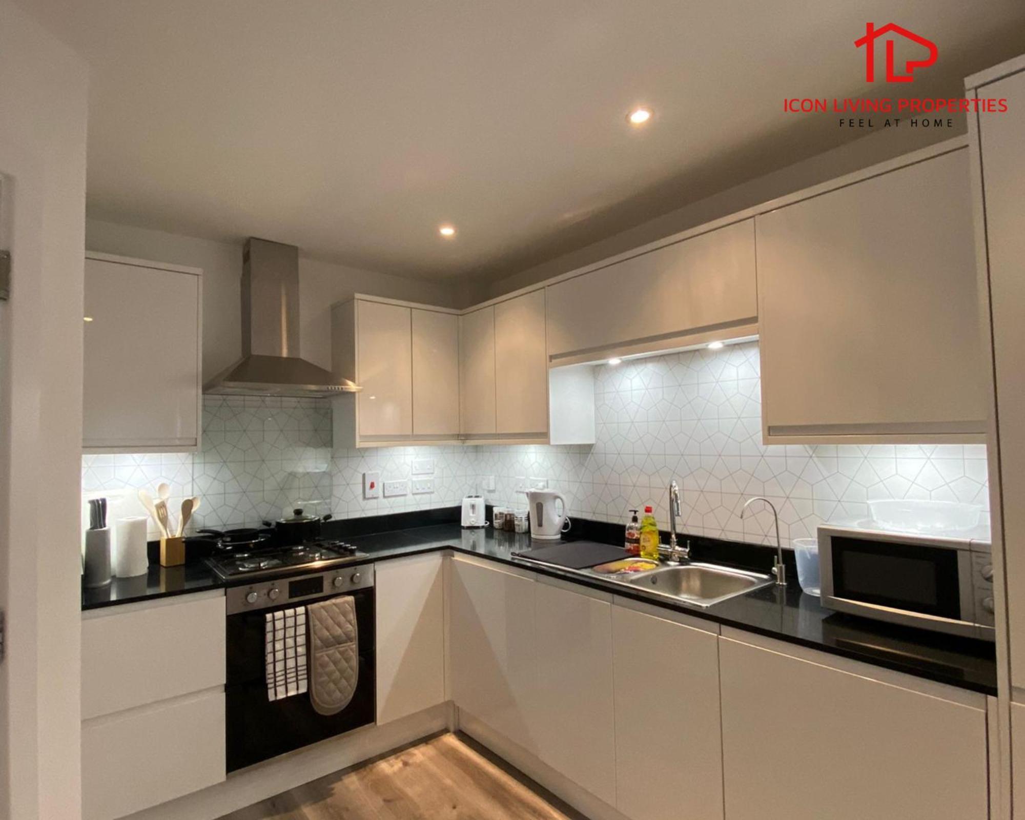 Modern Spacious 4 Bed House By Icon Living Properties Short Lets & Serviced Accommodation Reading With Free Parking 外观 照片